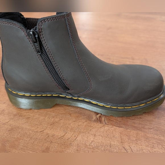 GUC Dr. Martens Dark Brown Chelsea Boots with Side Zip - Picture 9 of 13